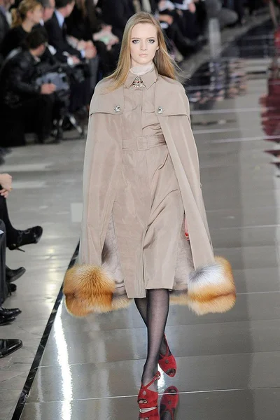 Look 14